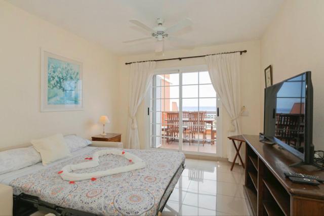 Apartamento Sara En El Veril Del Duque - Sara Vacation Адехе Екстериор снимка
